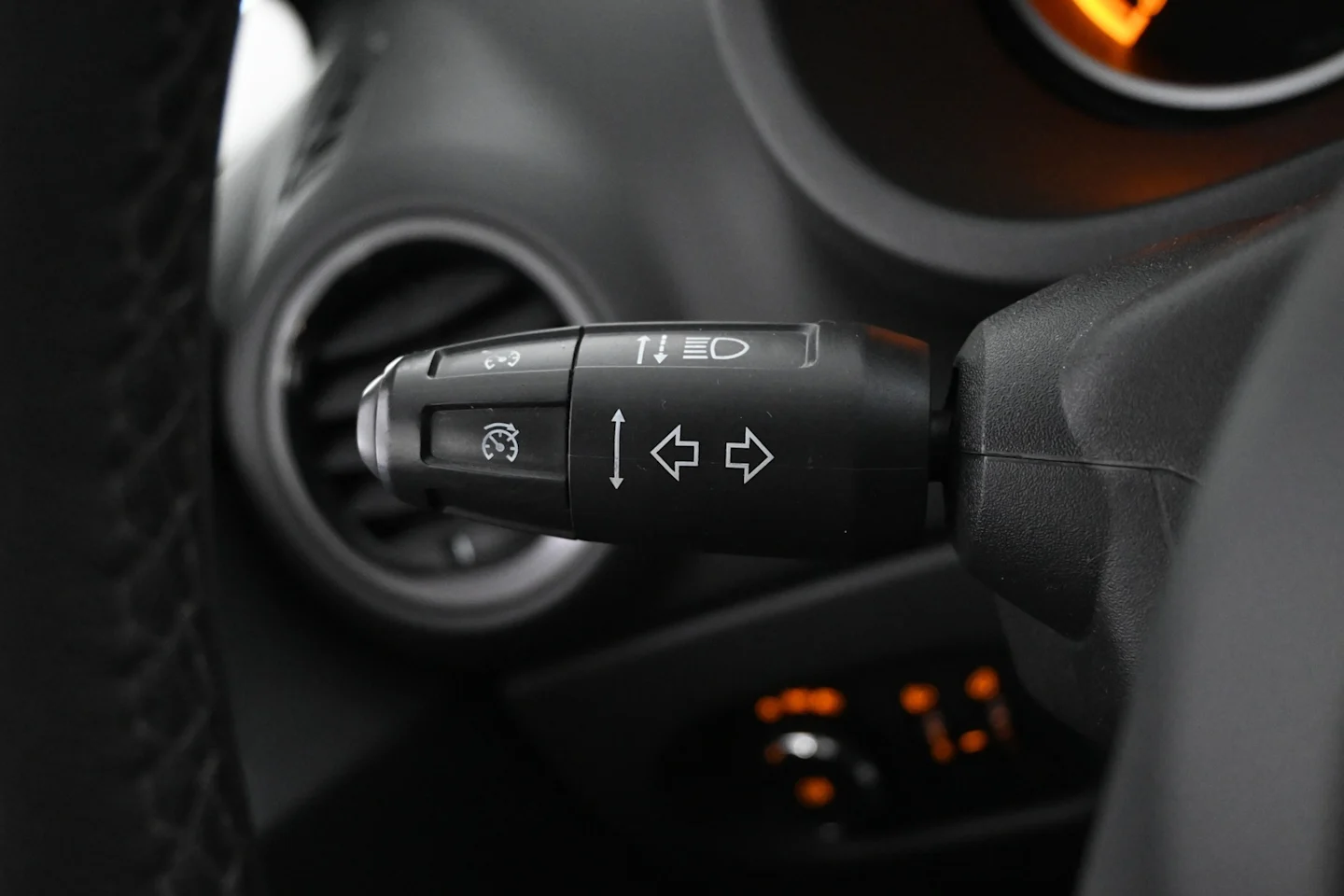 Car Image - 2chwL3wwPUT0tnZfr1Zl1V