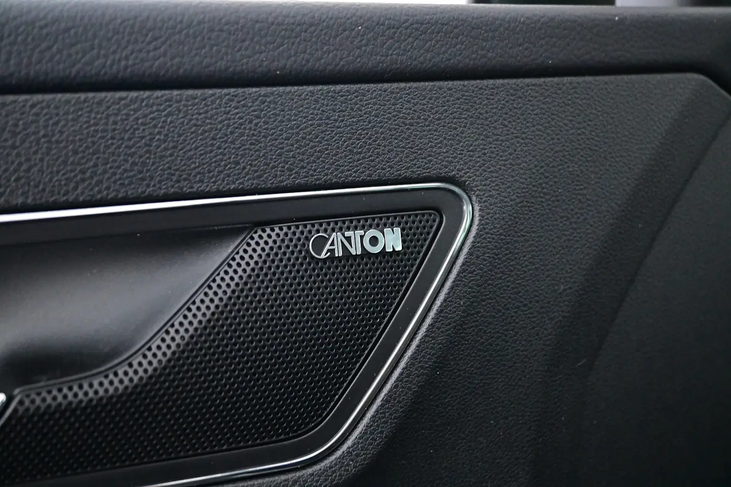 Car Image - 1cvLyFUGNoJ42Rsc3Z0OyB