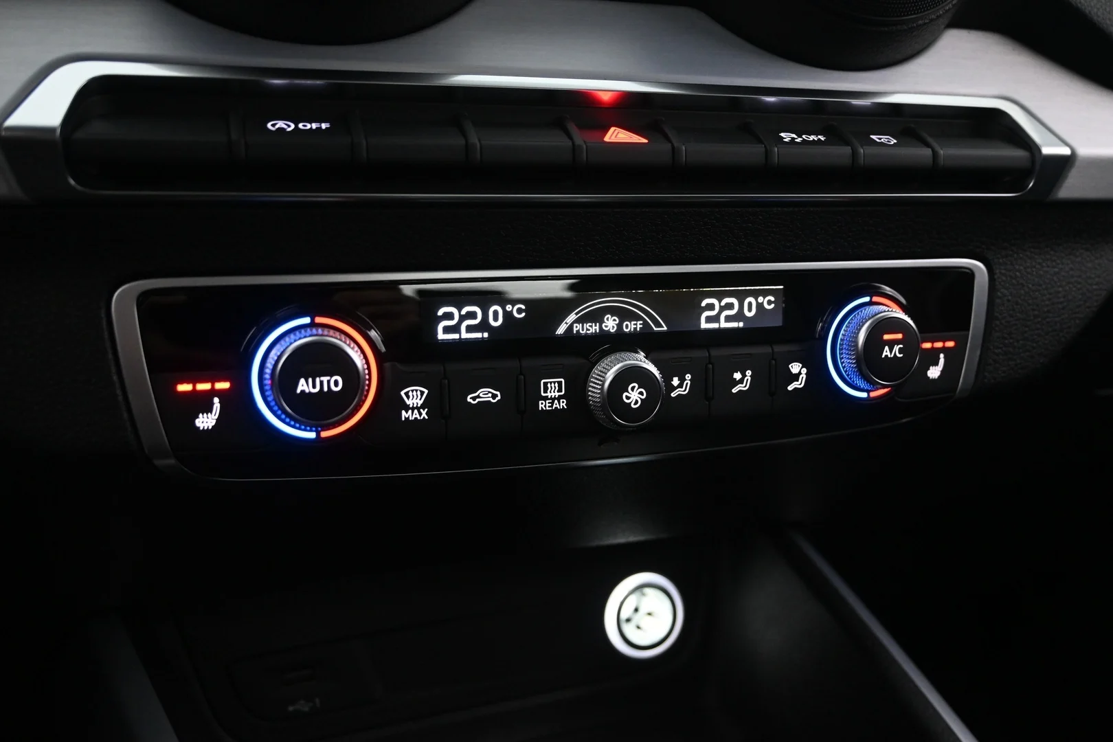 Car Image - XWwBGPBwsnWUfvbqR3xn0