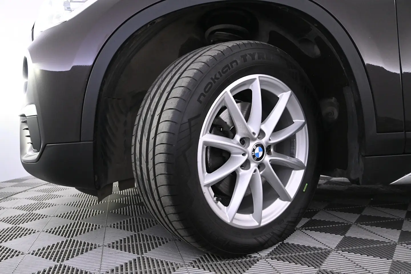 Car Image - 5udx5uuP4a9roQSjRiCfJF