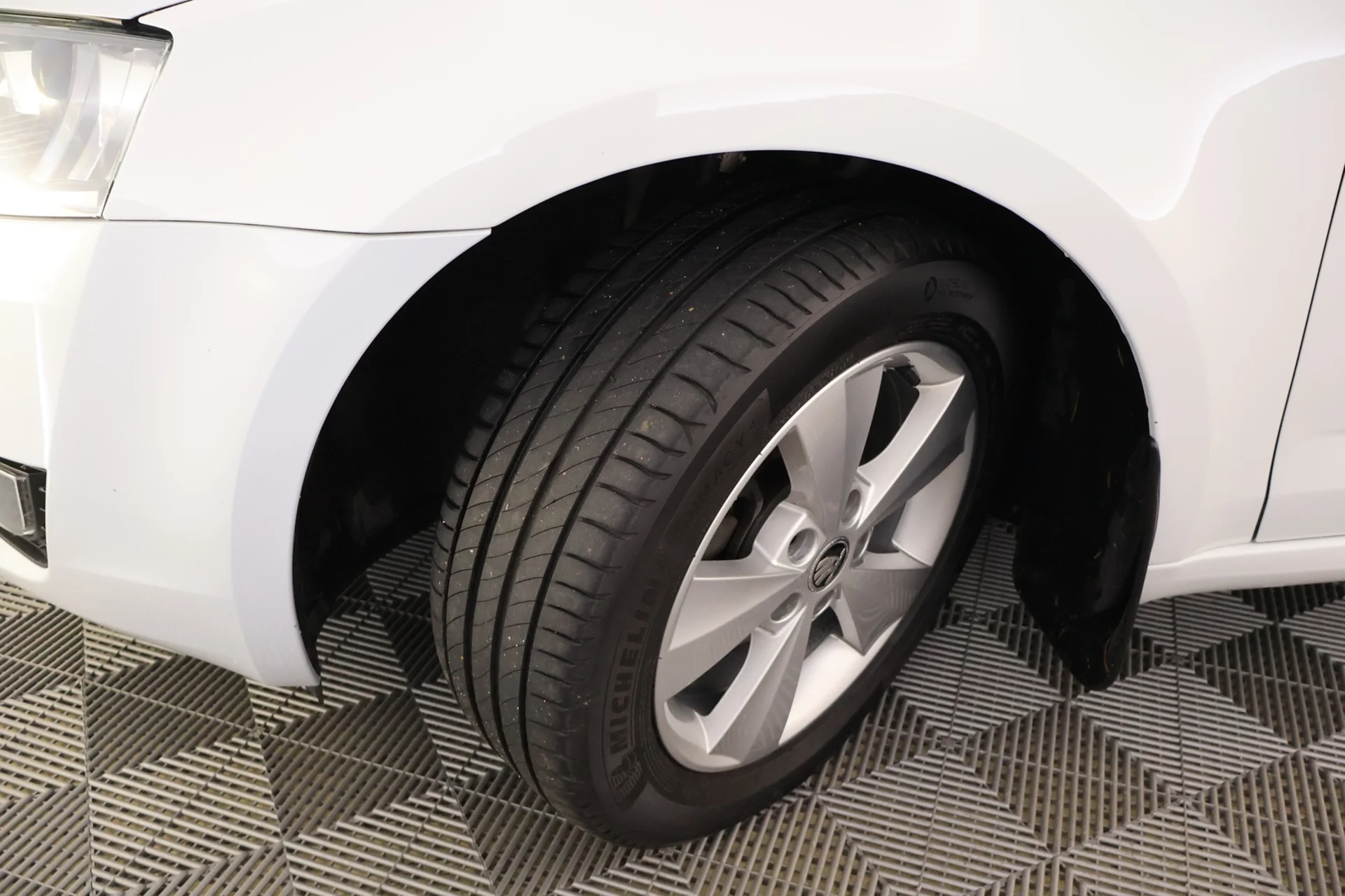 Car Image - 2ThjokNC6LsnFWYYKs5Lrg