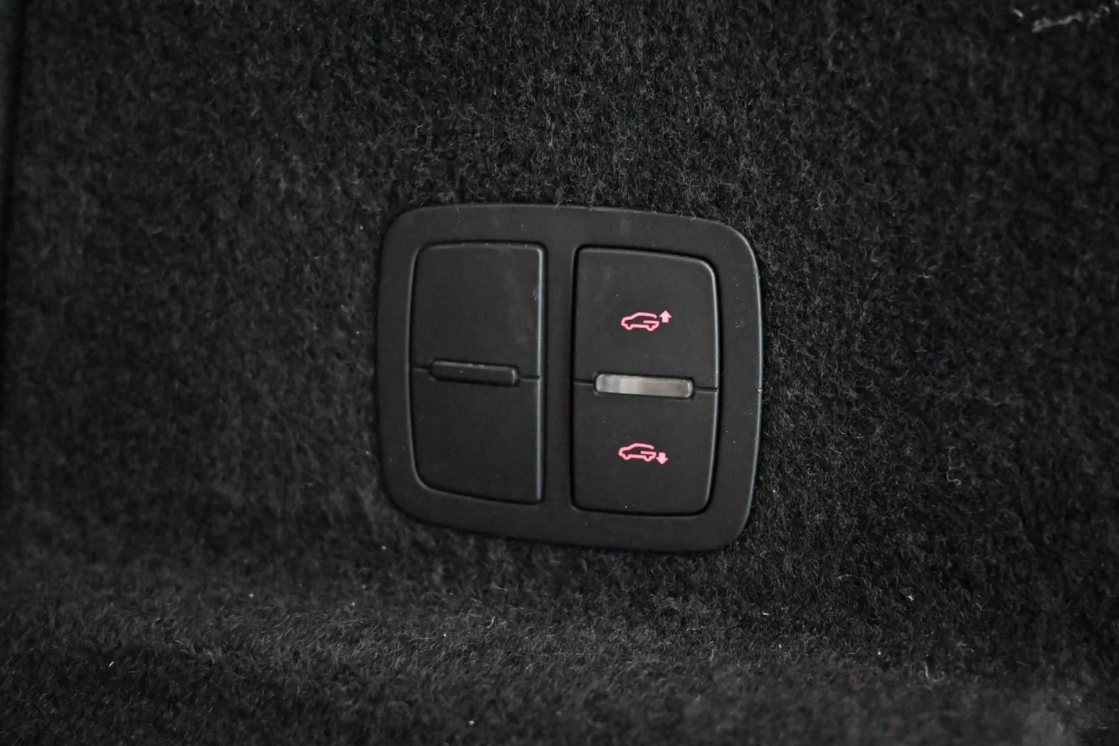 Car Image - 36KJjv3ftI16k4BrkRz7dI