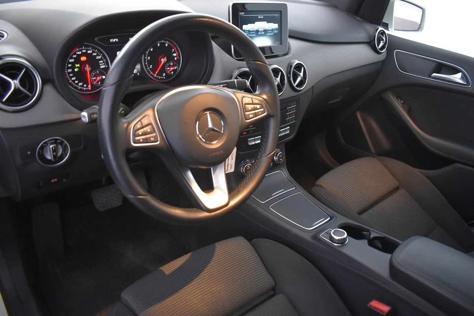 Car Image - GjT6VcPIJxzirGwUrGAic