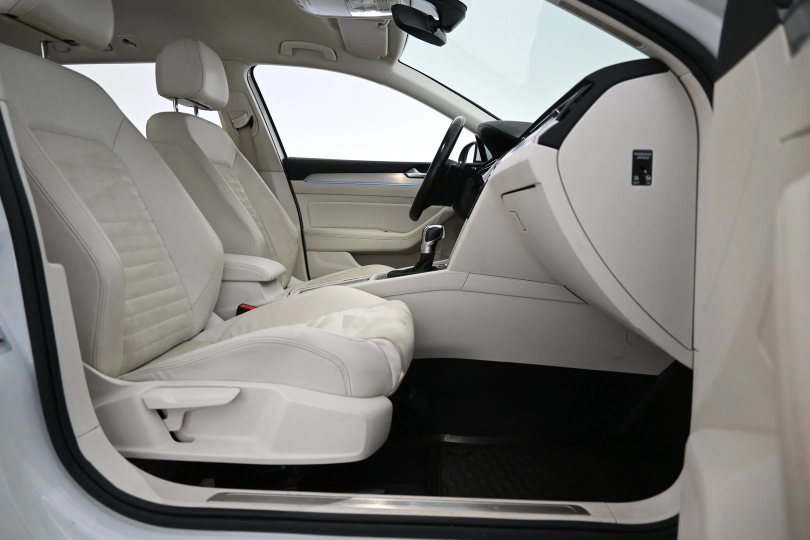 Car Image - 7cn4CmvgLgvDHSs0b8H5mv