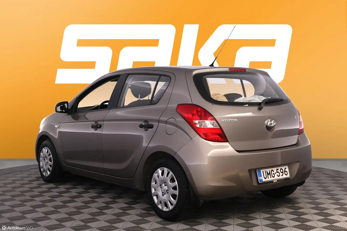 Car Image - 7n6w9Bkn8yzHzslrdcC3i2