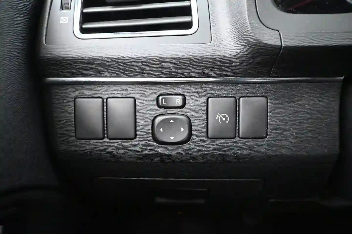 Car Image - 6ys6WQpthZZ5JMpSljBnM3