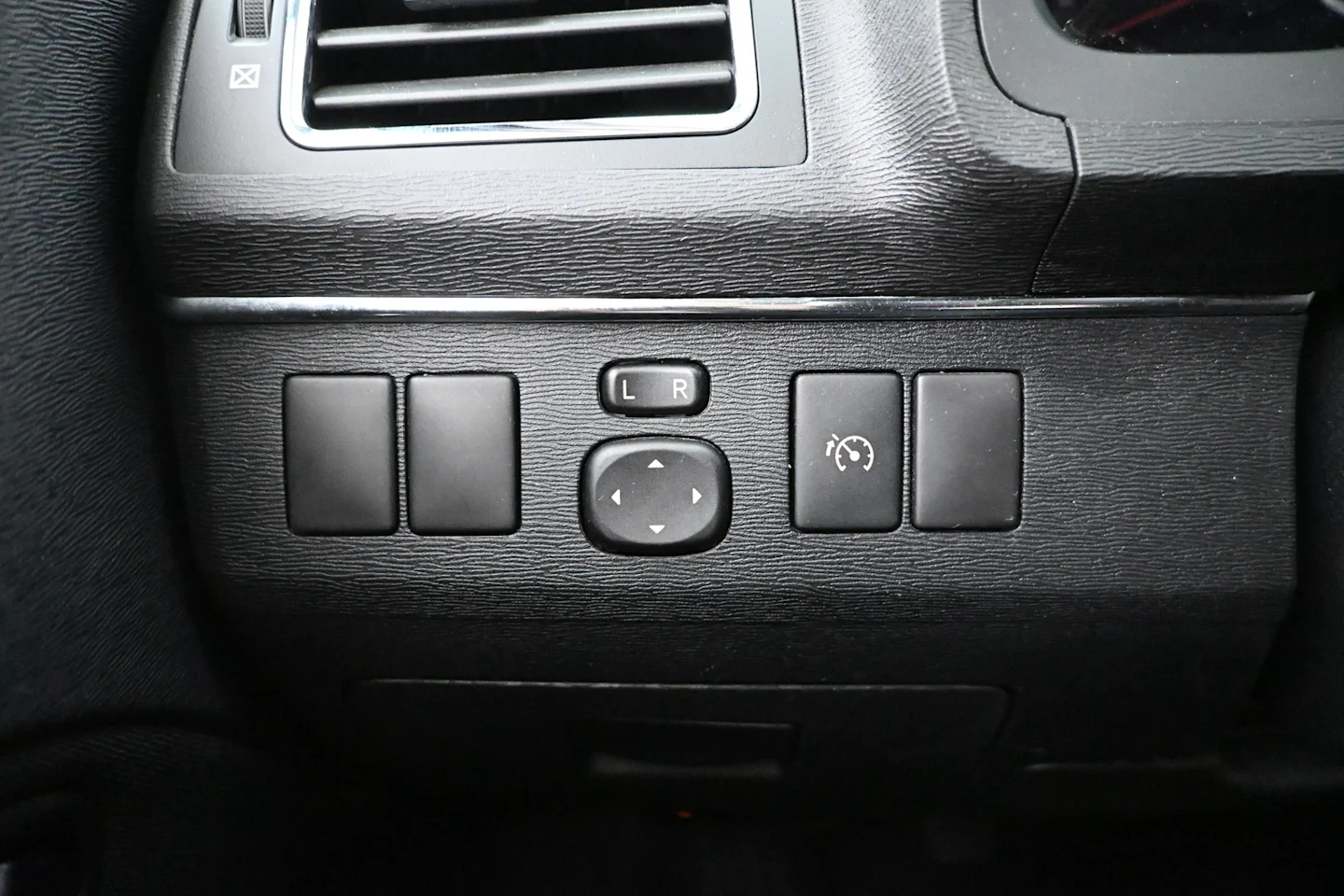 Car Image - 6ys6WQpthZZ5JMpSljBnM3