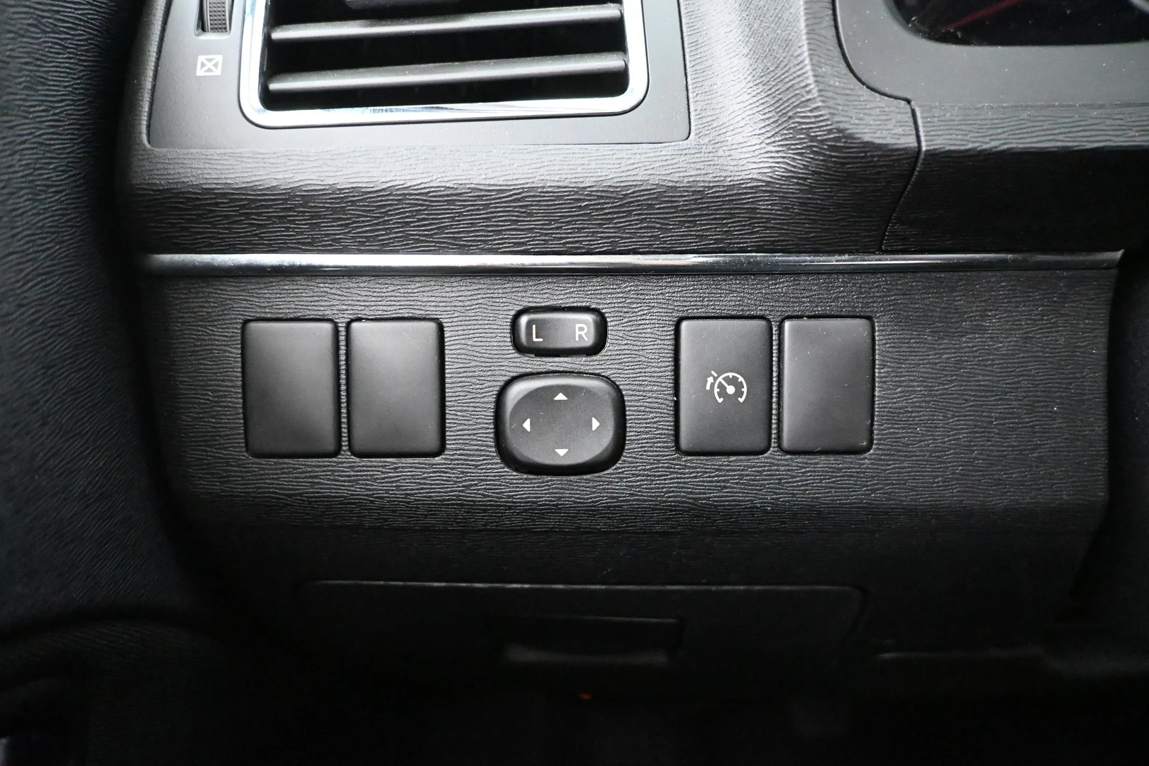Car Image - 6ys6WQpthZZ5JMpSljBnM3