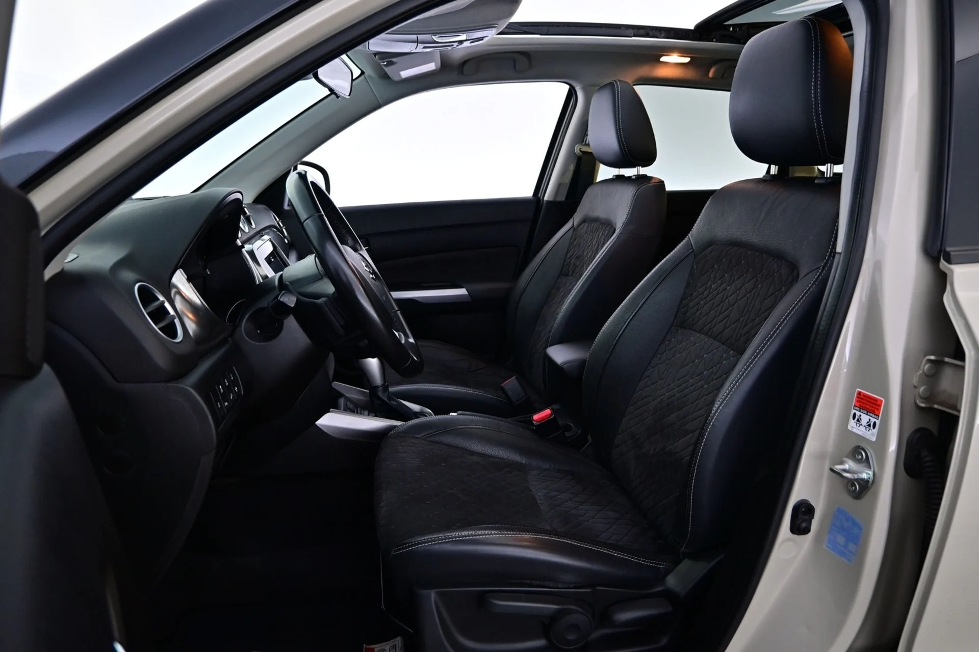 Car Image - 3UOylLCO6UYbgciDwNLL0d