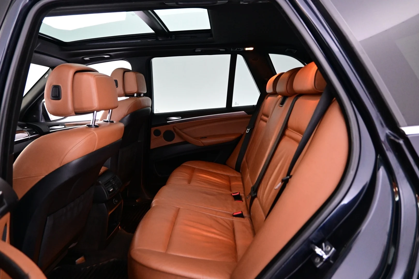 Car Image - 4SuMcyruJ4dh7d4pxATRES