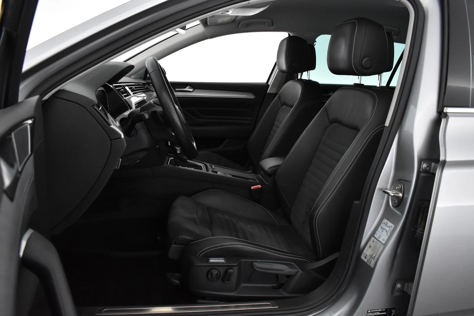 Car Image - 5Dy2IOoS73S0hmByXtOaBh