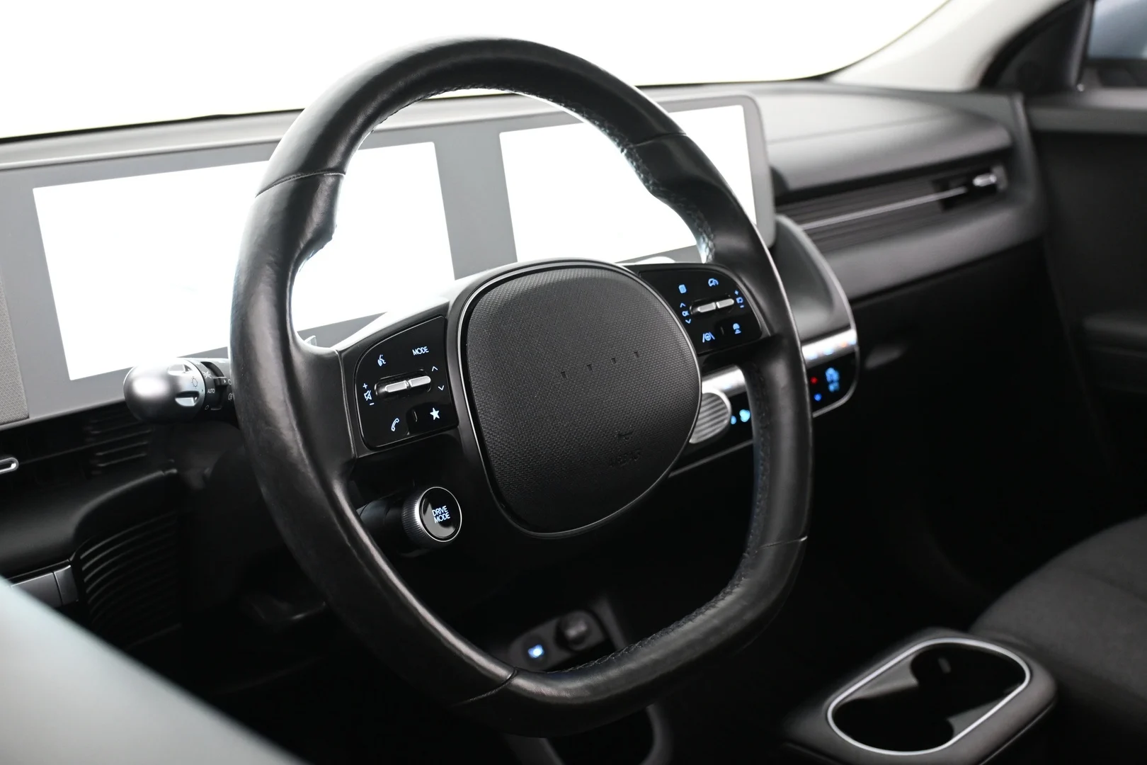 Car Image - 5s1vjrY1VX1Qn0njcSICu9