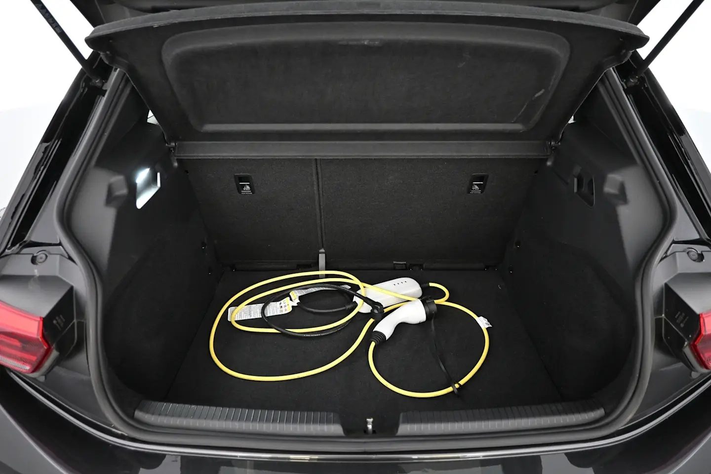 Car Image - 7jUdyjRSLNoIRsnb8bpD1b