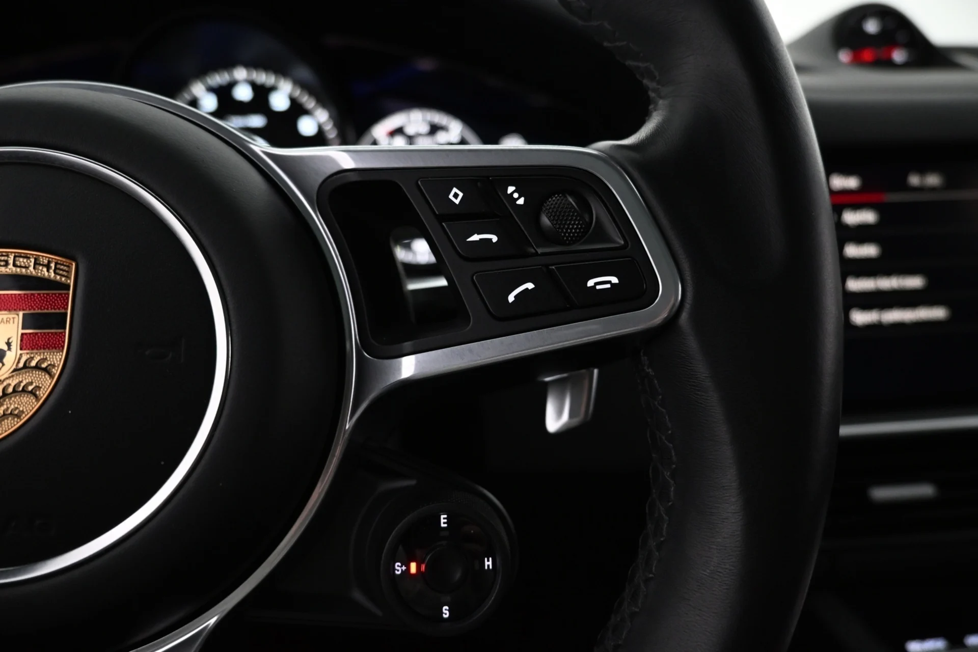 Car Image - 5XDnvxd3eQifdBf1oQurcx