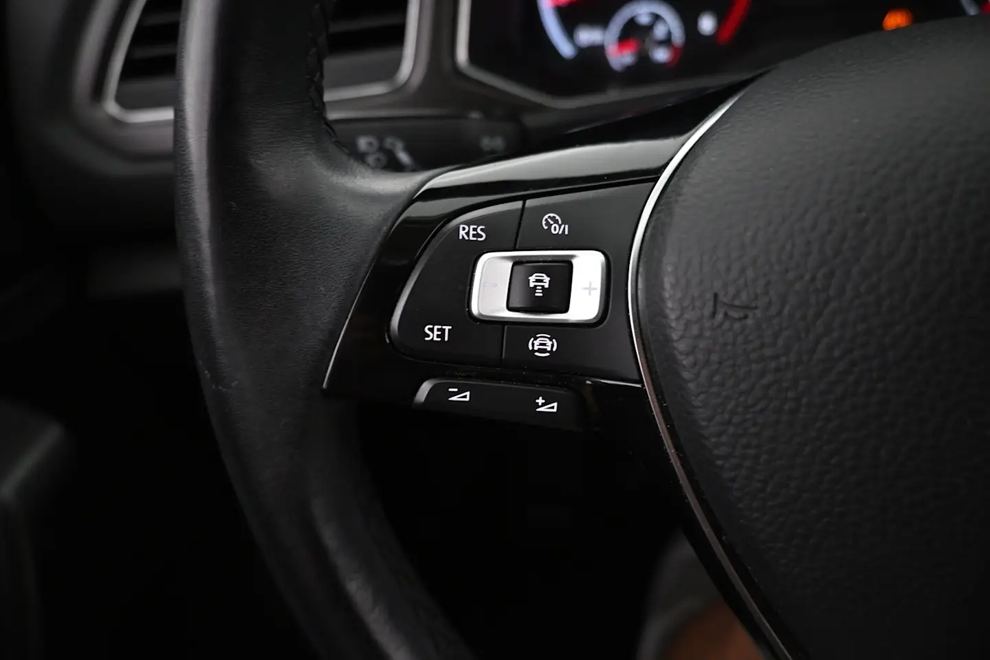 Car Image - 5FB7XLYXcsY3UemkoxoTTd