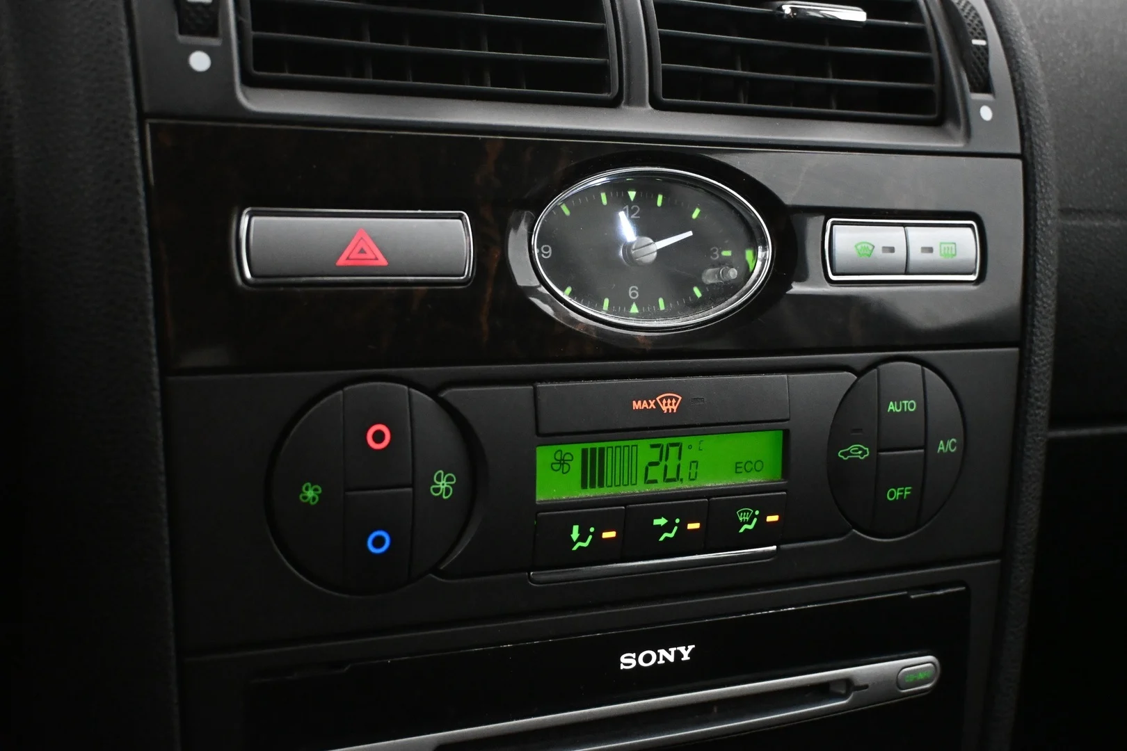 Car Image - 5gAyt9jIobS4YnGhNDXrJE