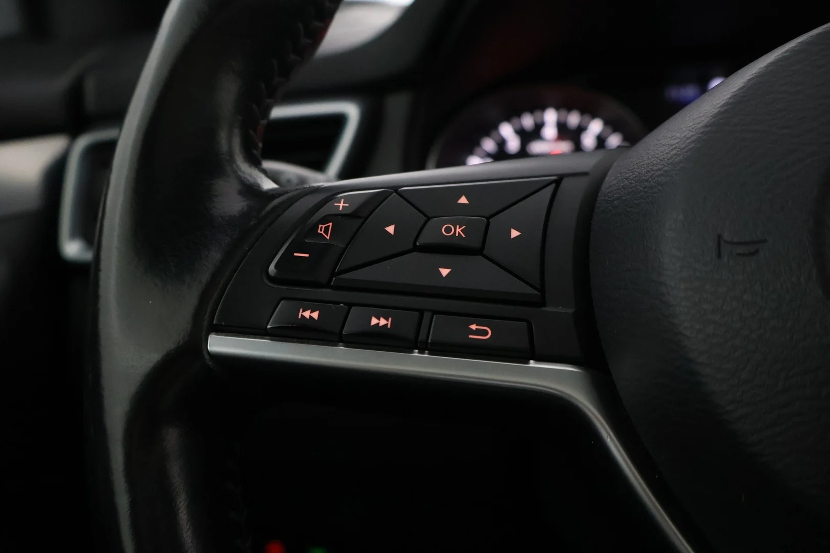 Car Image - 2wQL1FHmPcX8ez5Tr2hsvX