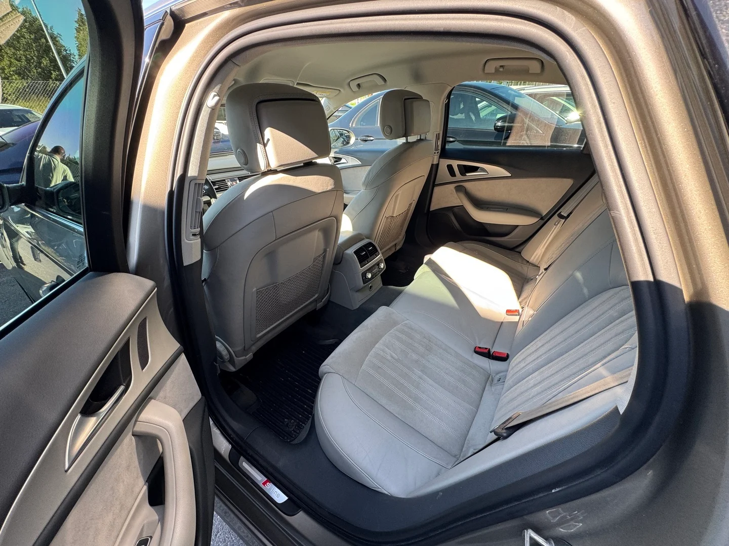 Car Image - 2Y4gzau3HVUkxCMCaqQnAB