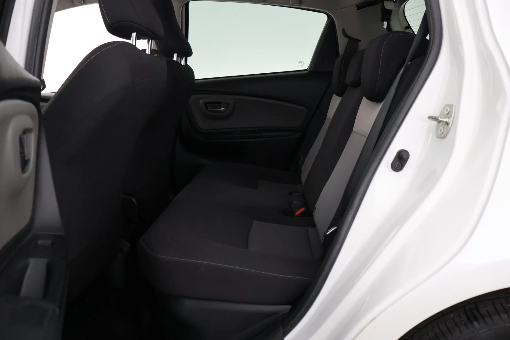 Car Image - kVxtlrVCa7sV8DR9rTwZ4