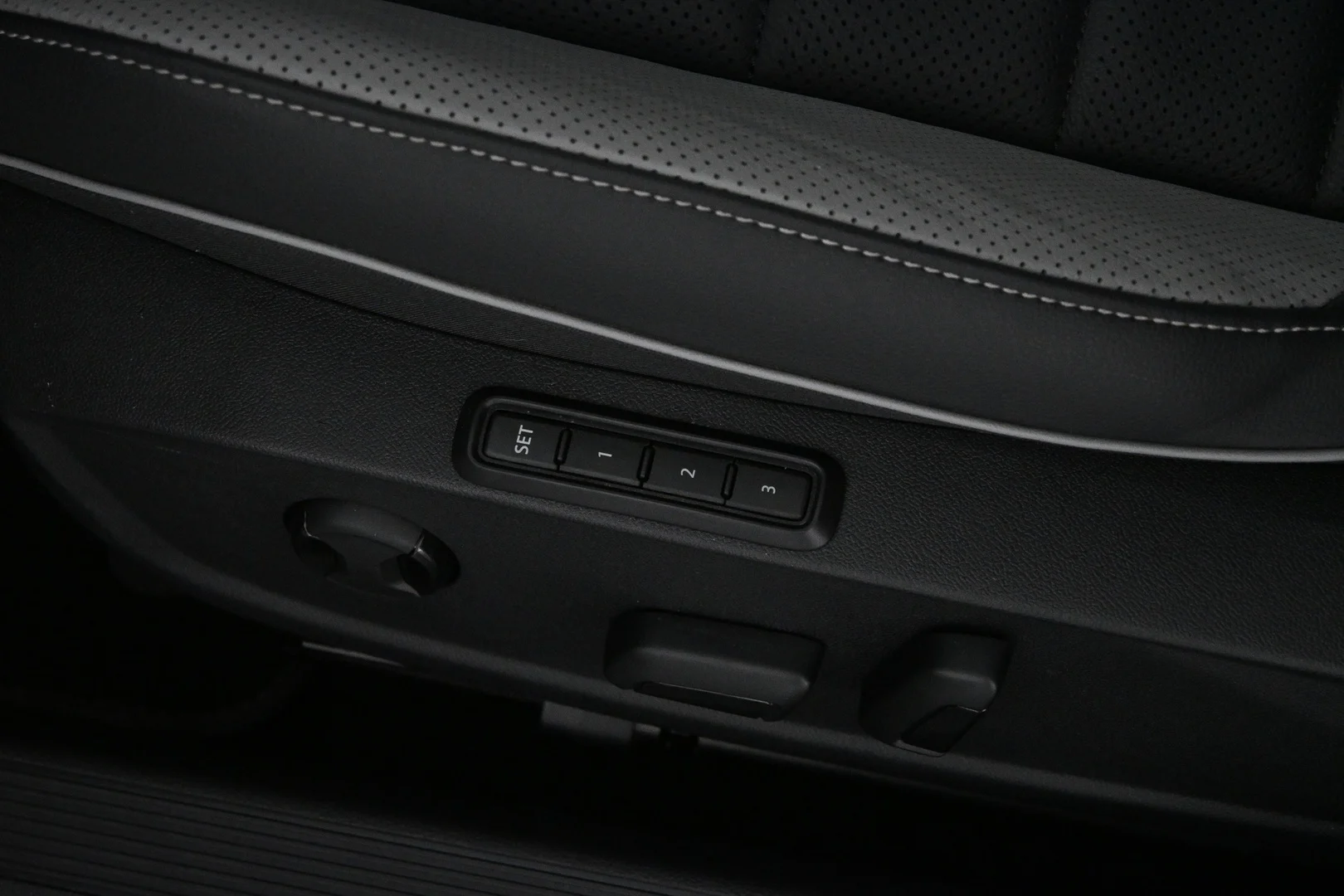 Car Image - 1AhSvFvSznX7oFvht56jMD