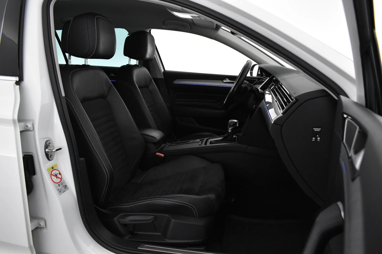 Car Image - 5yuLma4JKSUrlh88zR7KRW