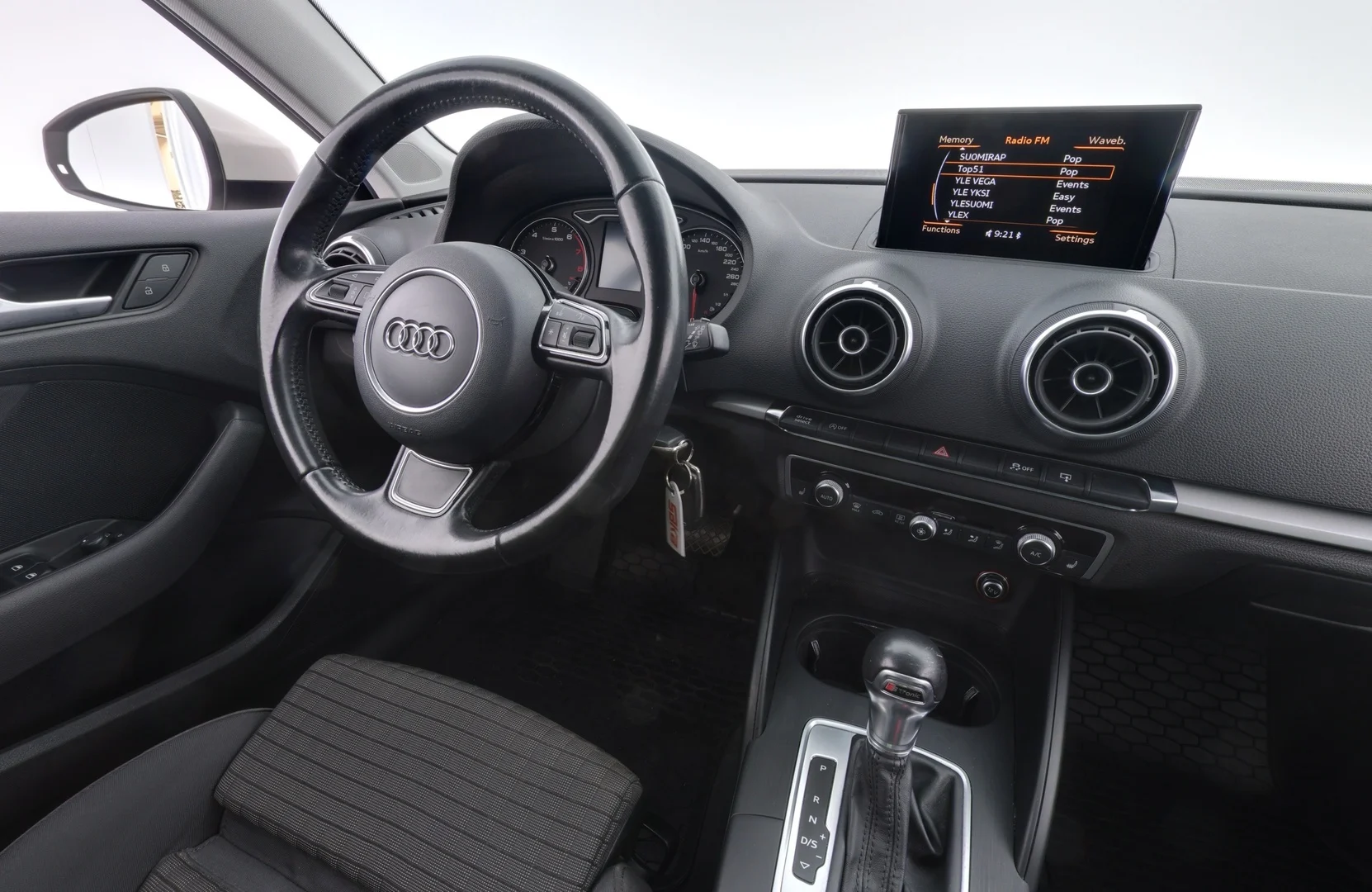 Car Image - 3iN2U7xZBCOVOSsQBewcqs