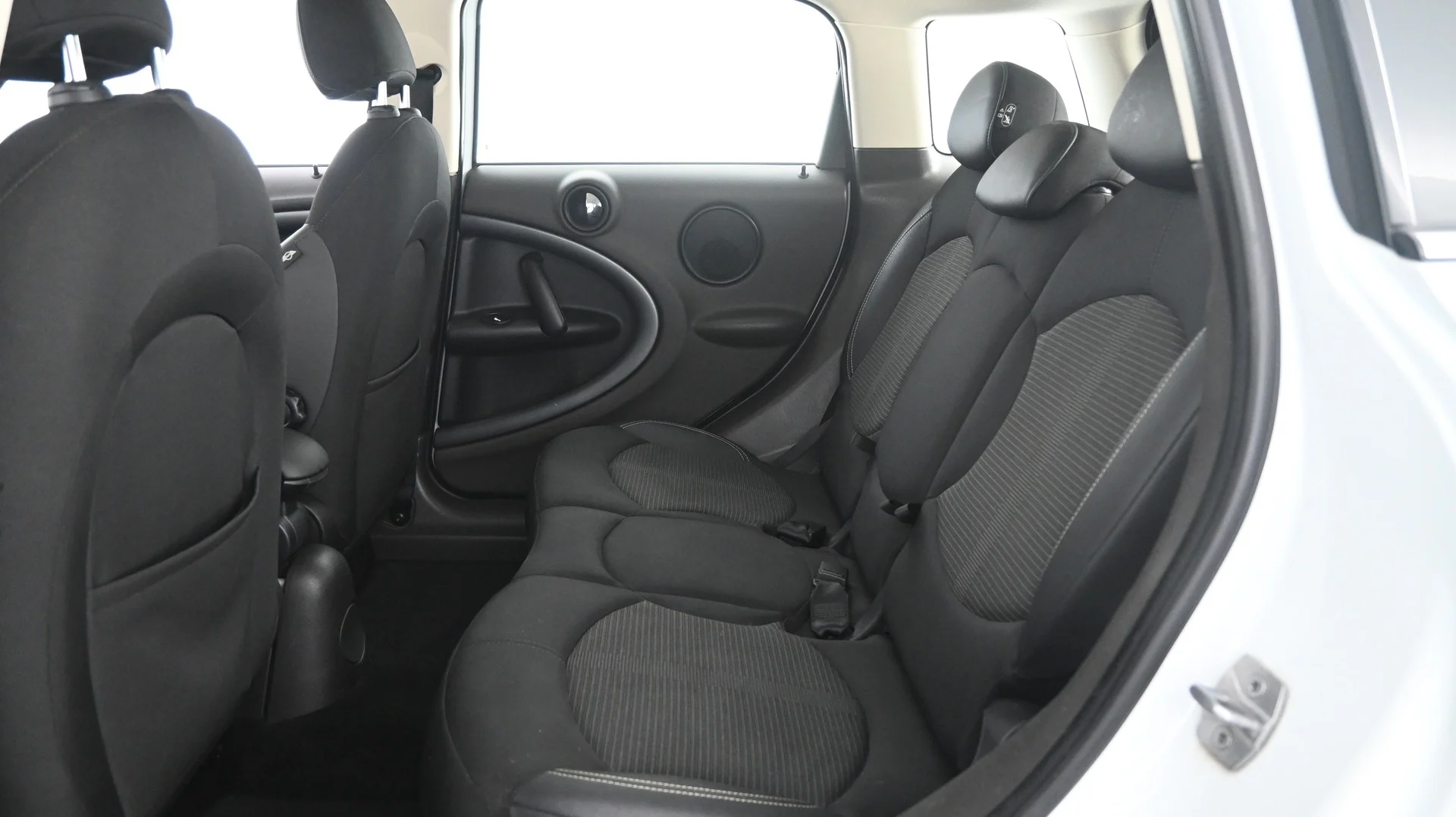 Car Image - 7L4JUNeMY1B3FzBmq14IlO