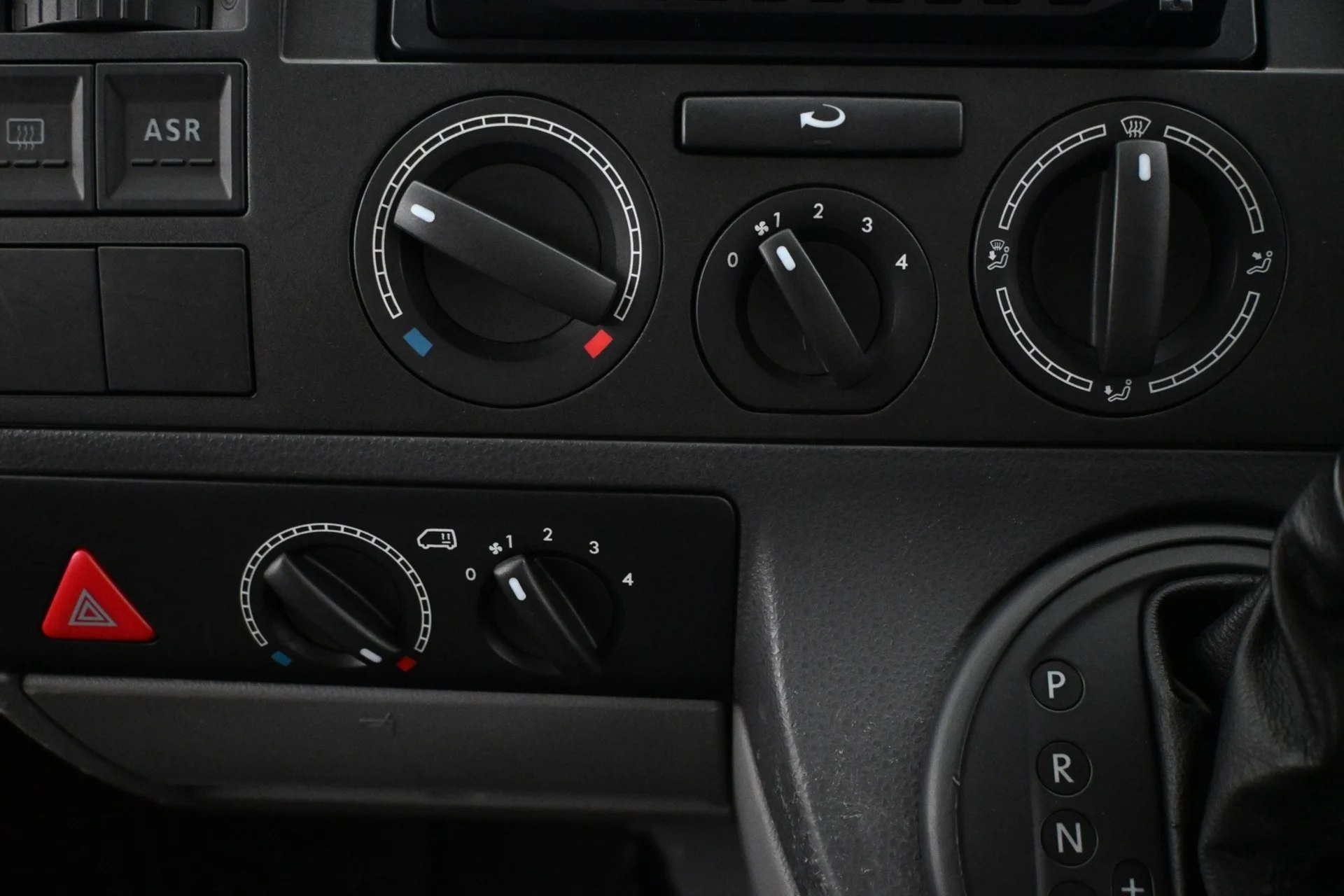 Car Image - 6jP8Zxtb0y1eIMGzmc1doN