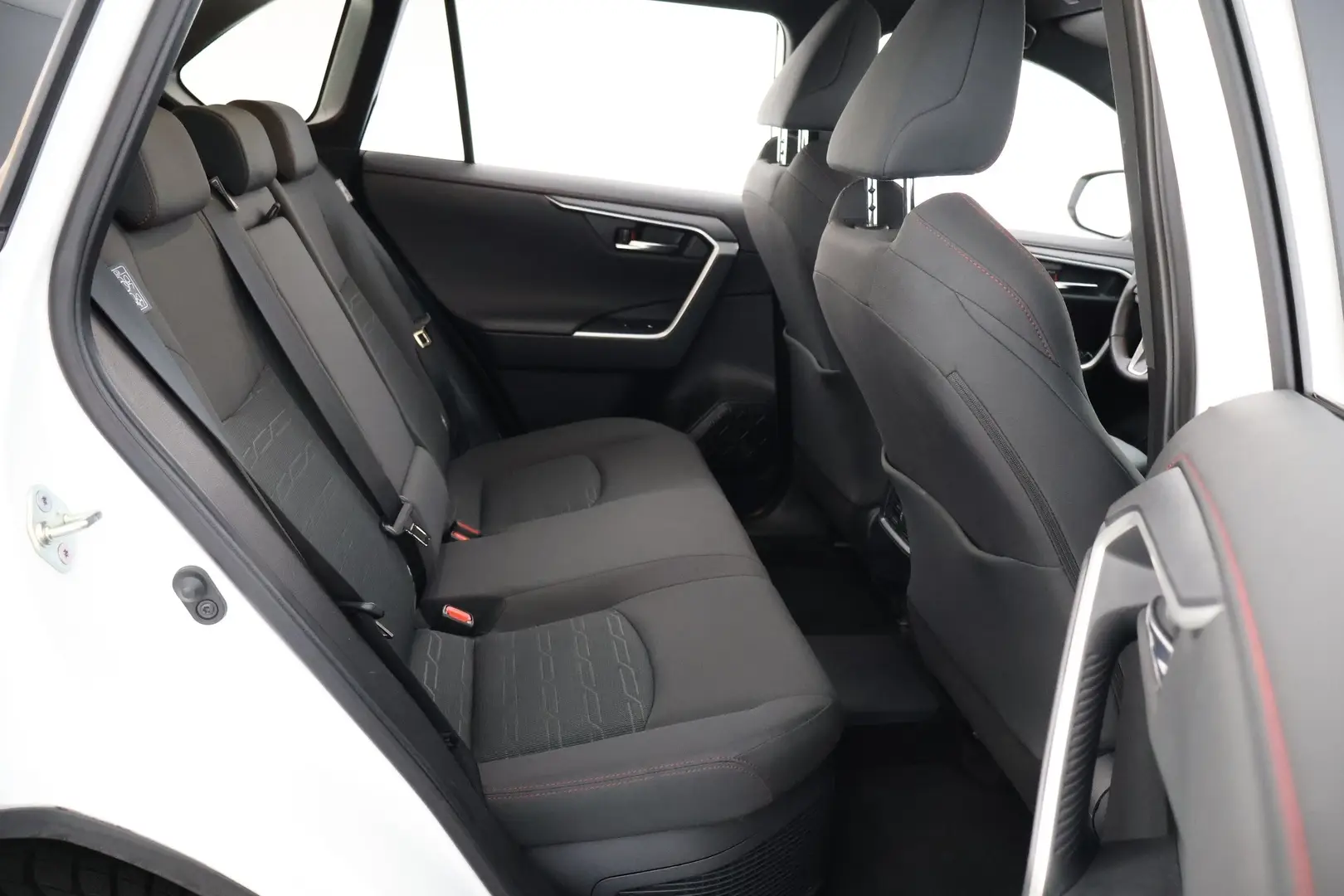Car Image - 6I3IPIa9EkpTnVoAEVYi0N