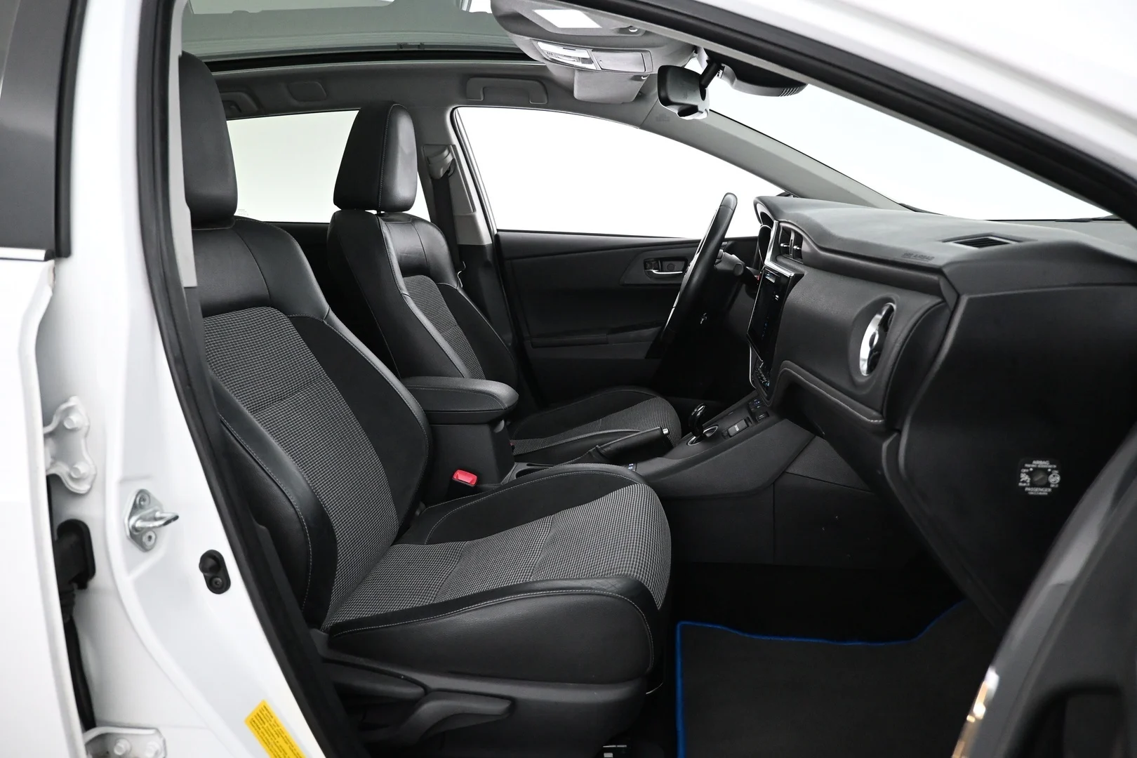 Car Image - 7rS3YzG52WR56eX1d587LI
