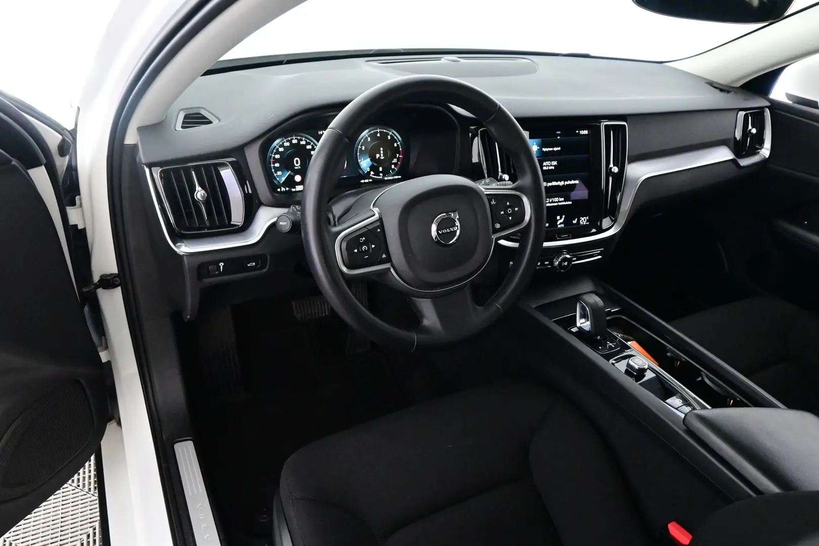 Car Image - 2Ud8olD4r3oo1hCGaEXaan