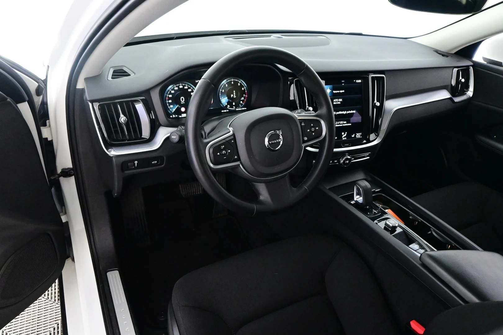 Car Image - 2Ud8olD4r3oo1hCGaEXaan