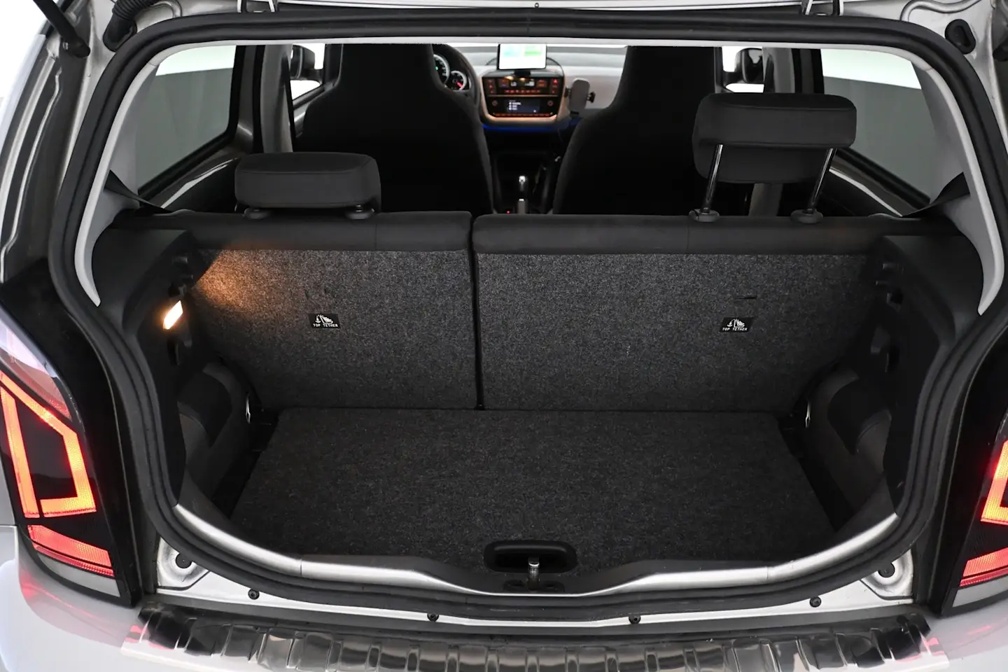 Car Image - OfzgmvkRvnDHUuvQbEclp
