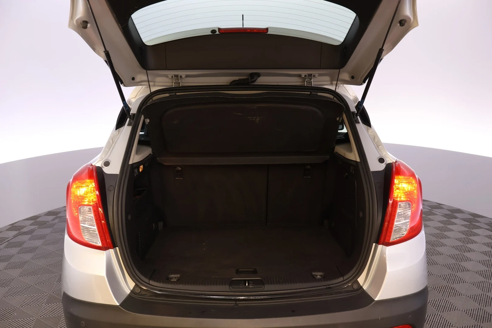Car Image - 6V9iVRPigzbH1t1n5pW7gL