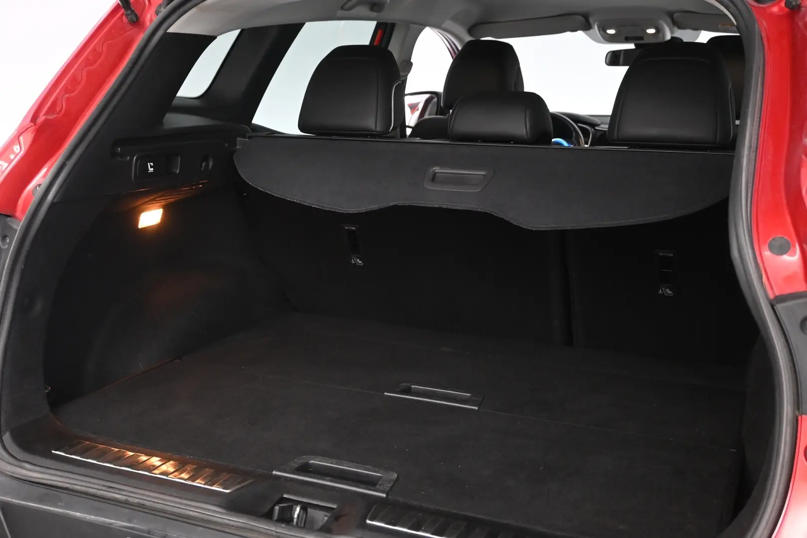 Car Image - 46jN0kBdXzrwwAGIuE90i0