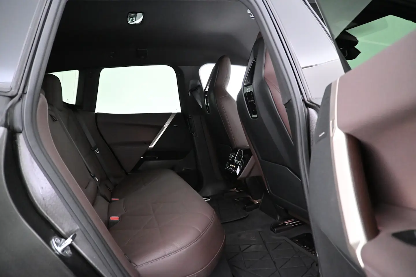 Car Image - 691eIaxDq35byf84DXfH5F