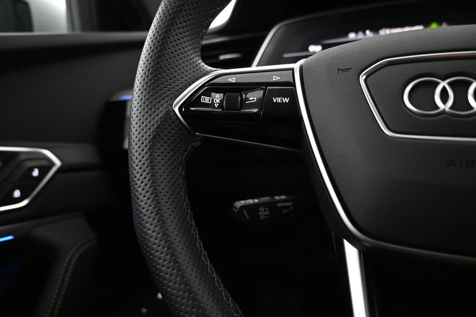 Car Image - 60AzQy0xzNASpTqDj2DUNT