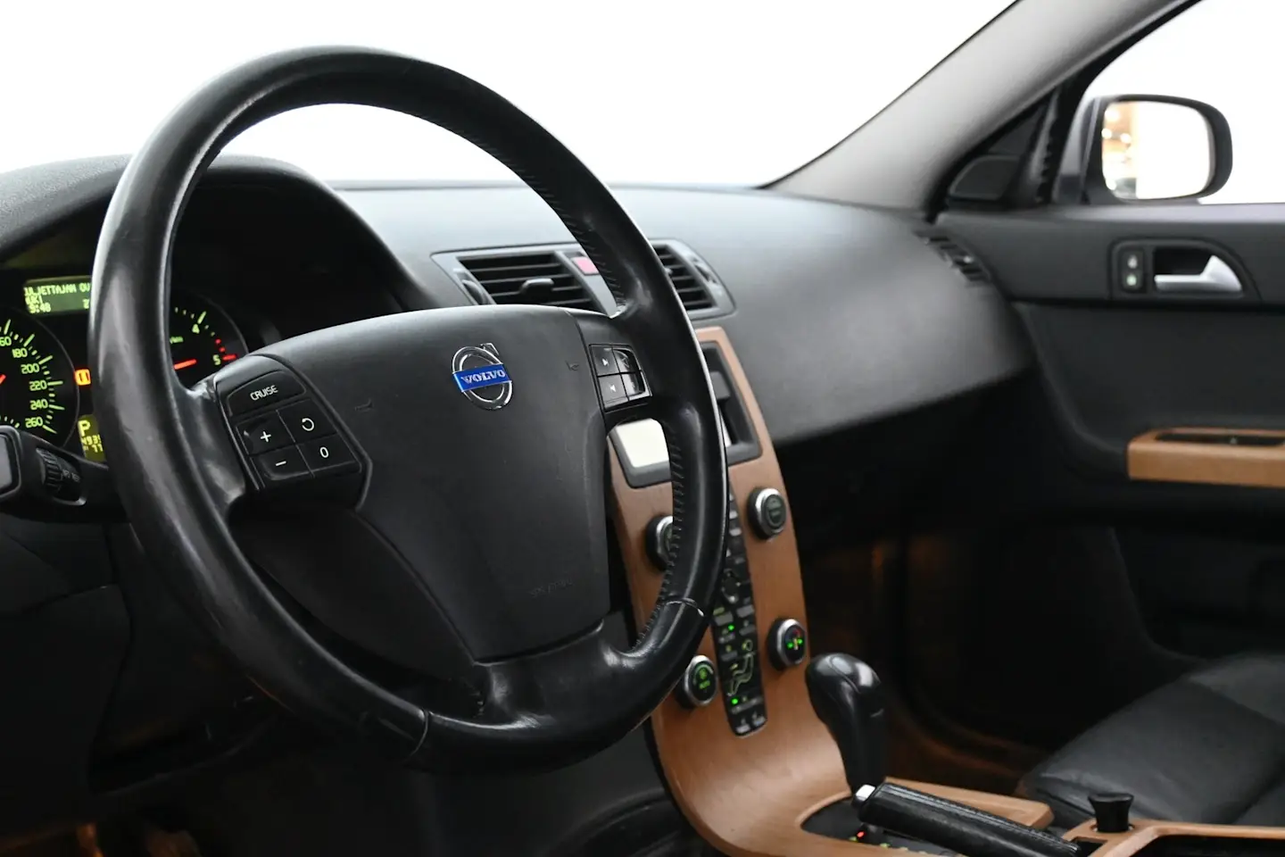 Car Image - 26B2MIjldHAyTR1ODWup8e