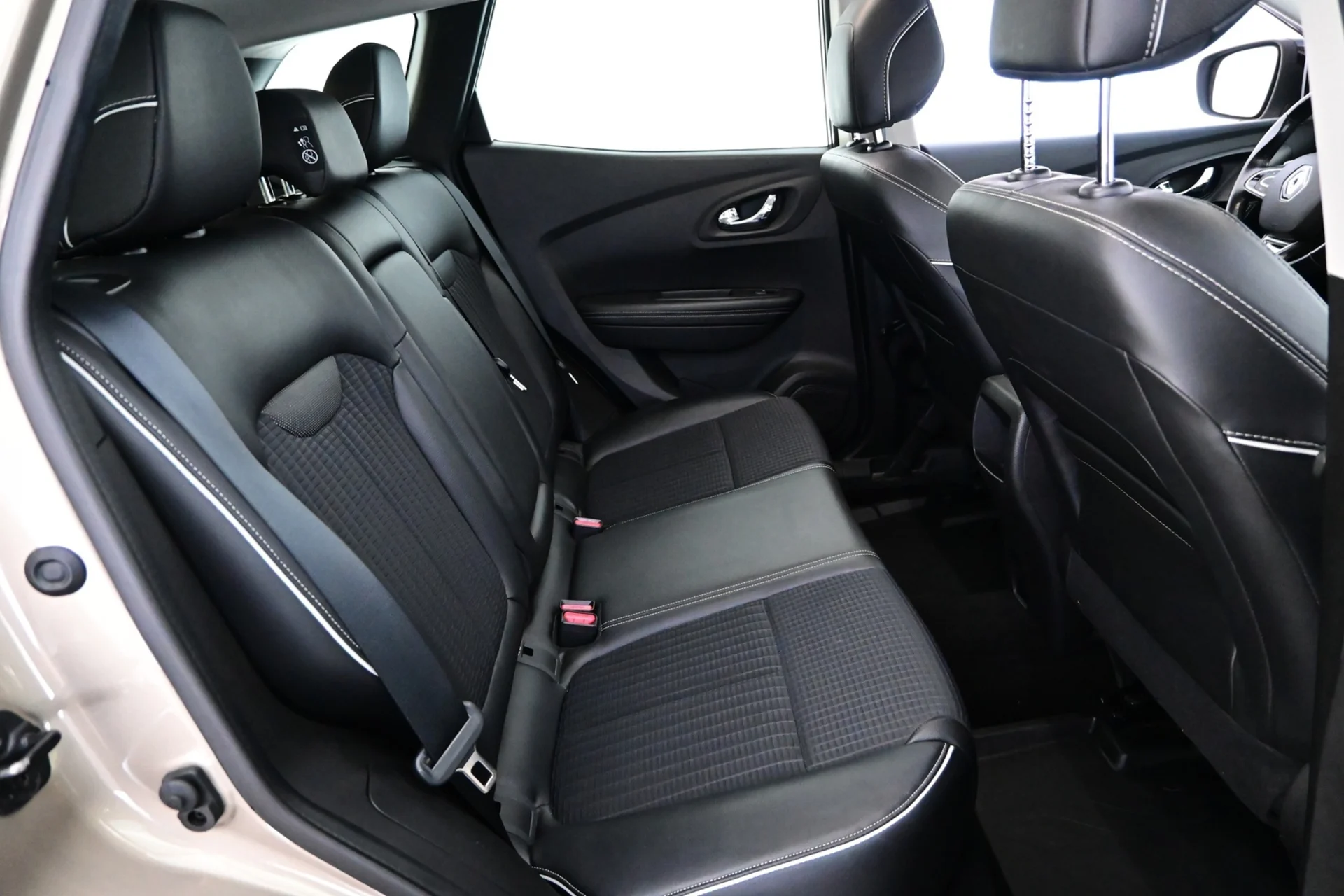 Car Image - 1mxbIhEhLIvlS0QzH6WgrU