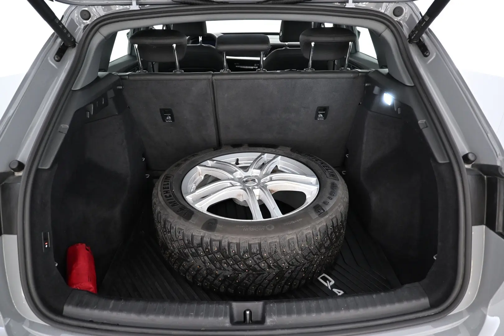 Car Image - 17OXqzXAatYYIxe4JVGN0G