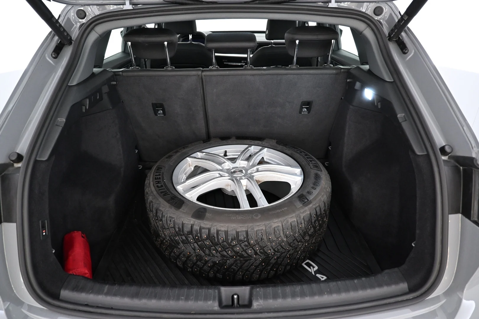 Car Image - 17OXqzXAatYYIxe4JVGN0G