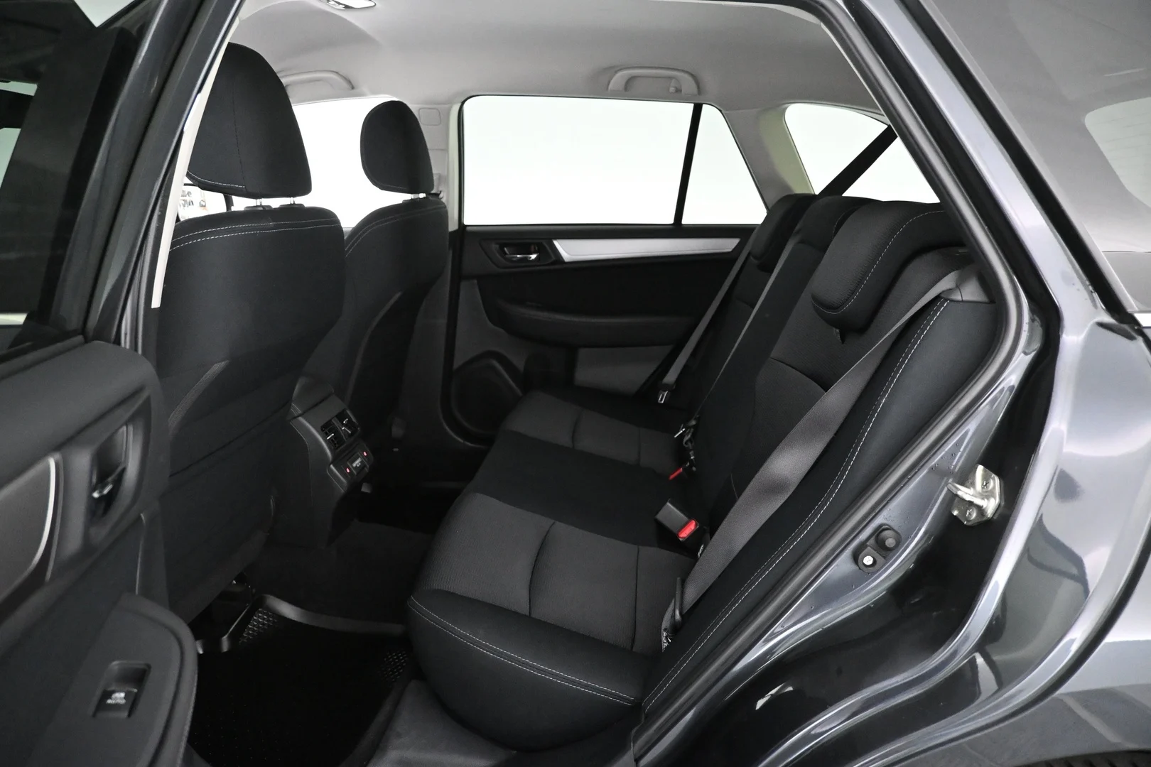 Car Image - 2AWvciaRYKsPTEIvyQRwCL