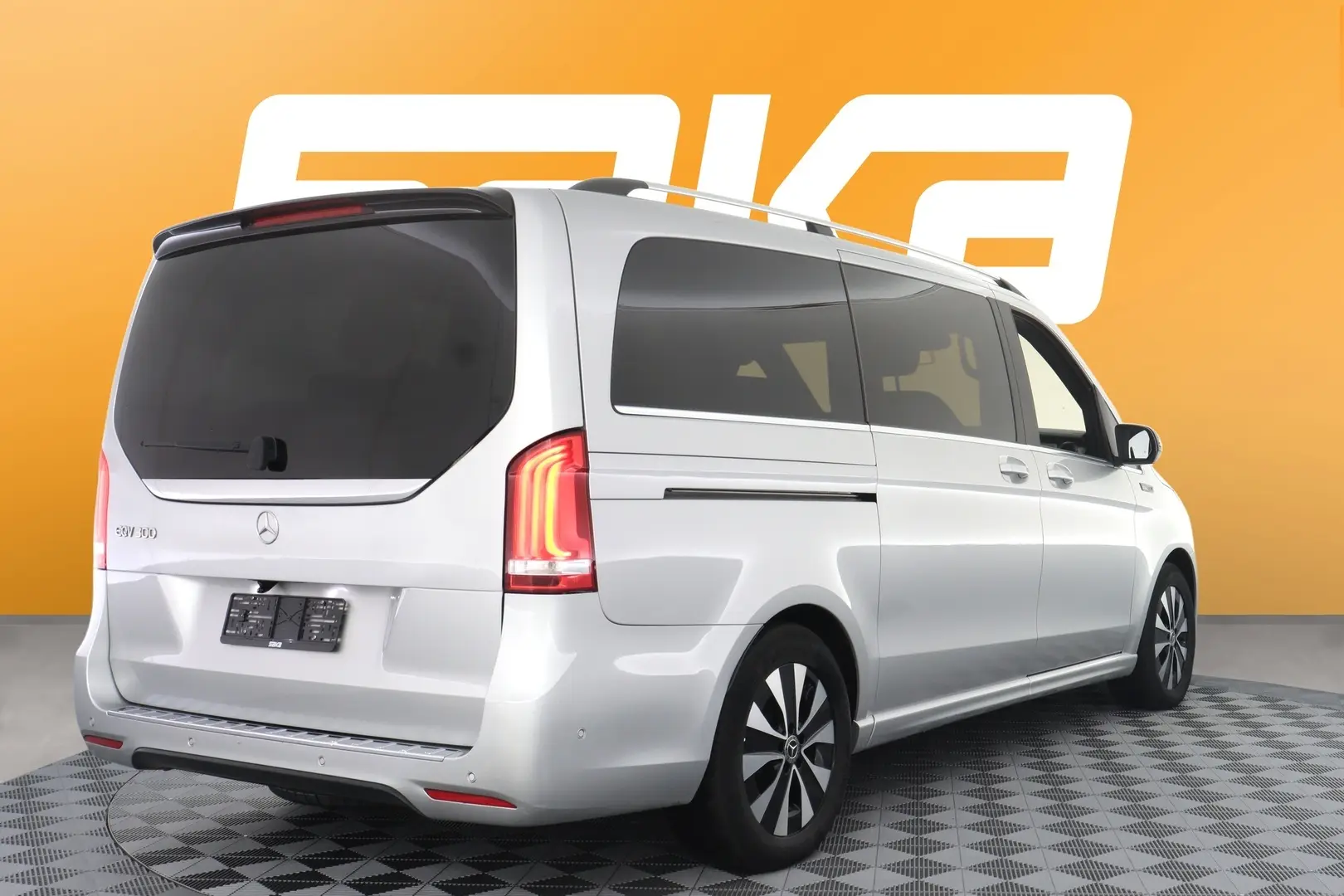 Car Image - 23fm6KtyYLUp9GmmLG37lx