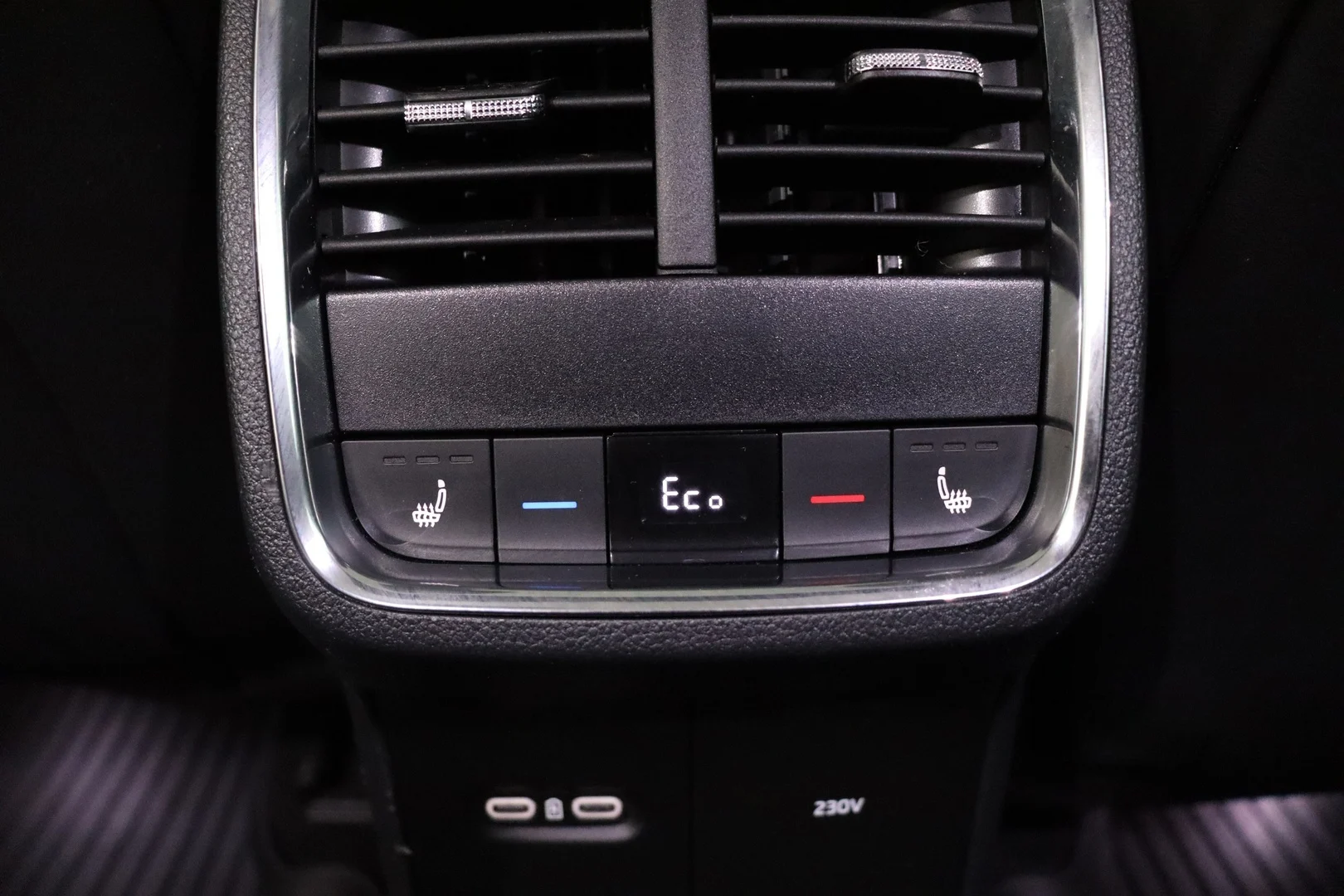 Car Image - el2slJT0mmnmQI7edaE74