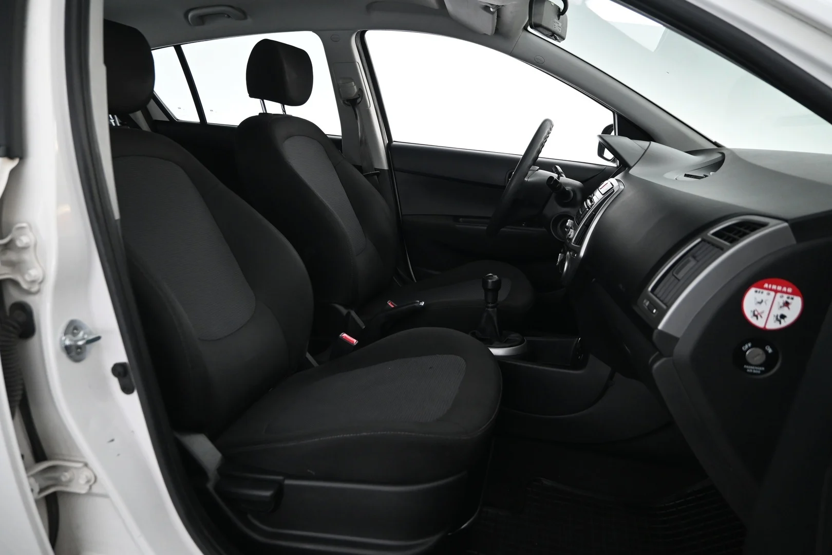 Car Image - 1pM3rxh4xaeTNcX44kZRev