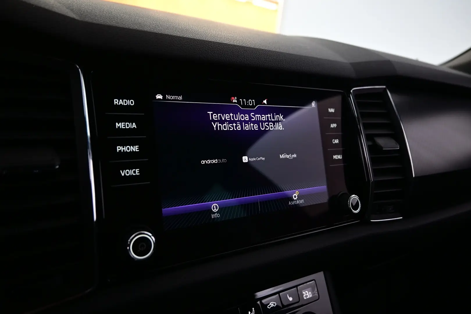 Car Image - 6tttZ01nvFIU1Y9qdYmn62