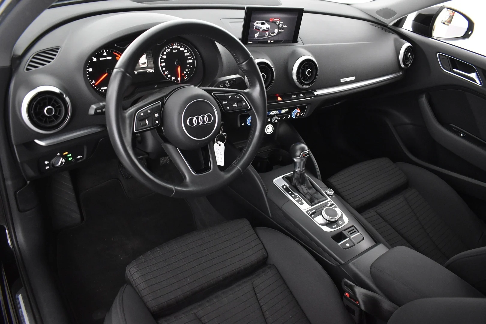 Car Image - neOXz5DDaQr2L7jPamqm9