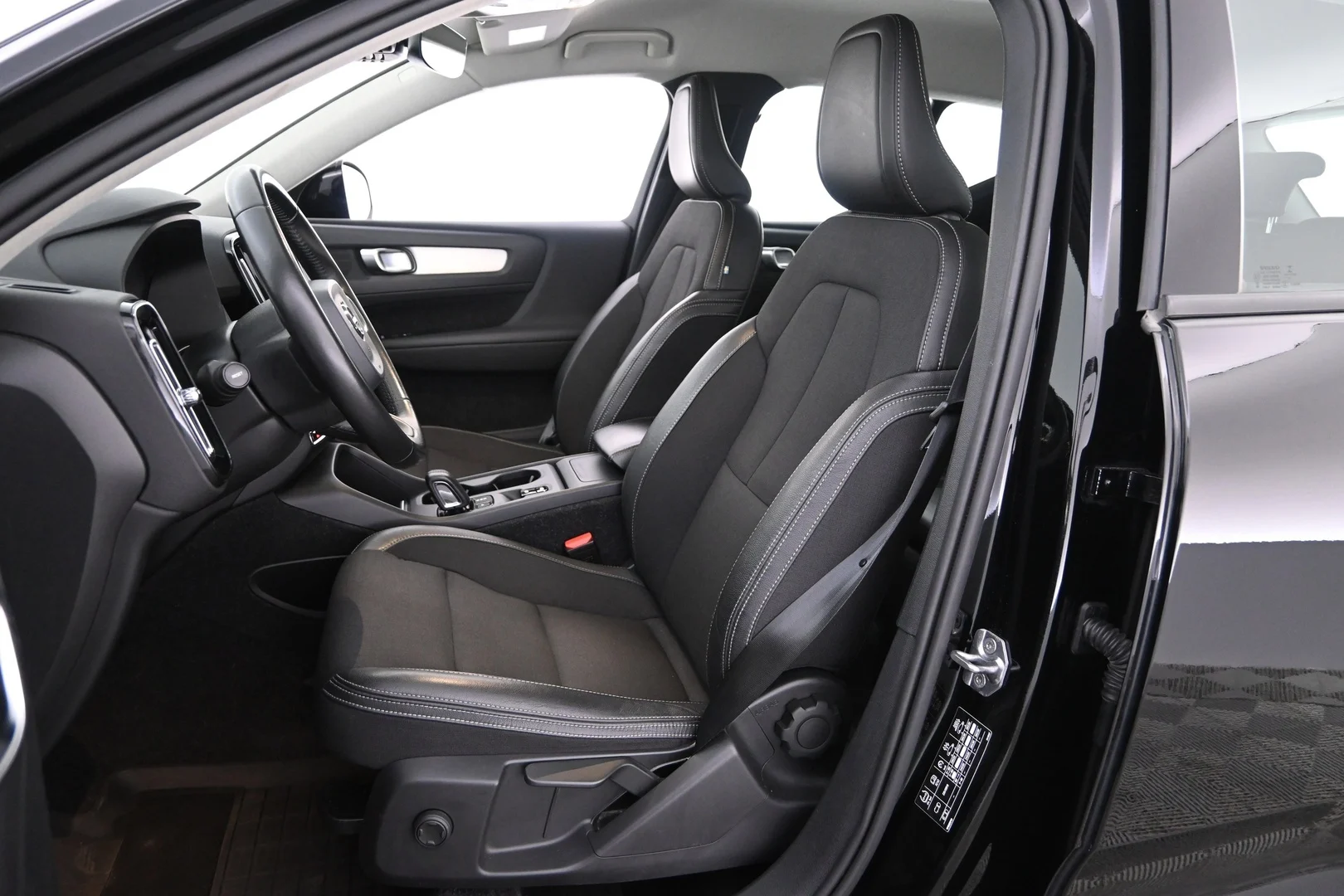Car Image - zHftObuyakctUdL474V0j