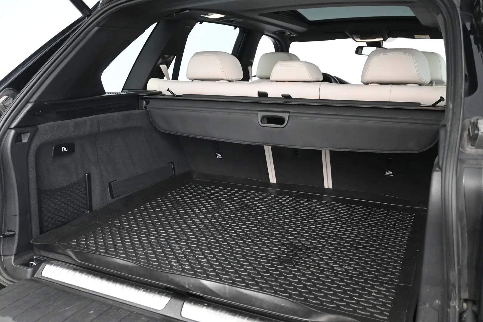 Car Image - YPvuYwIwcK2oAwe3yBqbM