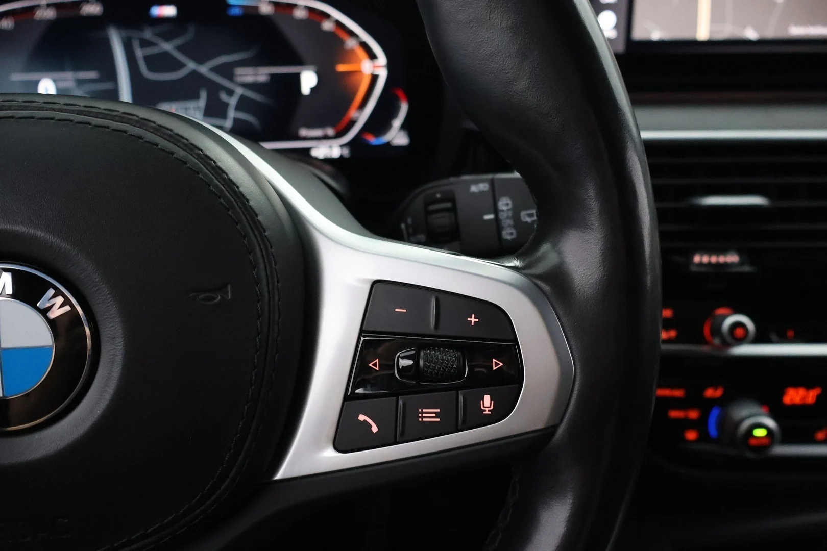 Car Image - 45wvZf5Z4Lr2syUms2CUD1